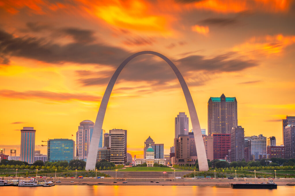 St Louis cityscape with gateway arch